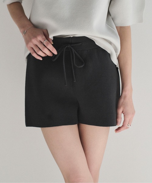 SOYEN（ソイエン）の「リブニットブルマショートパンツ/セットアップ可（その他パンツ・レディース・ベージュ/チャコール・F）」の5枚目の写真