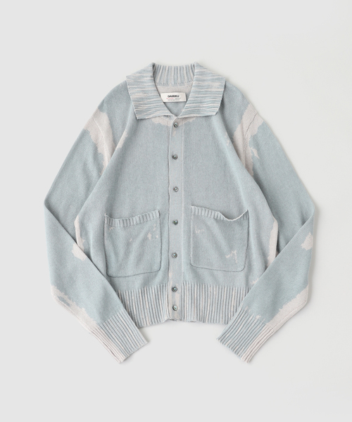 DAIRIKU(ダイリク)の「DAIRIKU / ダイリク Flower Button Printed Knit Cardi(カーディガン/ボレロ・メンズ・ブルー系その他/ブラック・MEDIUM/SMALL)」の2枚目の写真