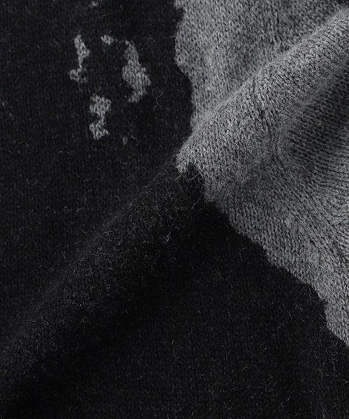 DAIRIKU(ダイリク)の「DAIRIKU / ダイリク Flower Button Printed Knit Cardi(カーディガン/ボレロ・メンズ・ブルー系その他/ブラック・MEDIUM/SMALL)」の5枚目の写真