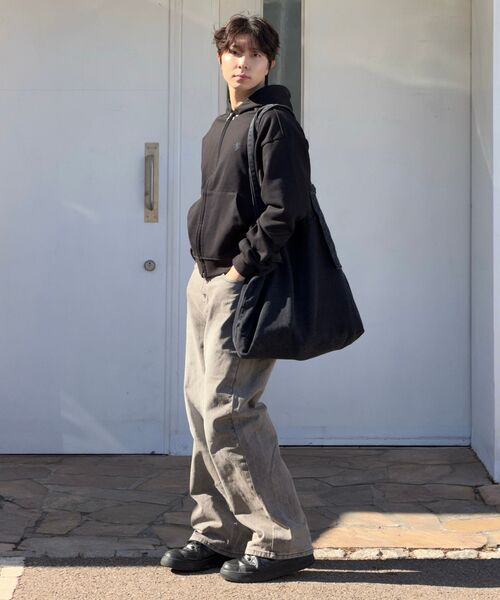TOFFEE(トフィー)の「ロングフェイドデニムパンツ (グレー)(デニムパンツ・メンズ・その他・SMALL/MEDIUM/LARGE/X-LARGE)」の2枚目の写真