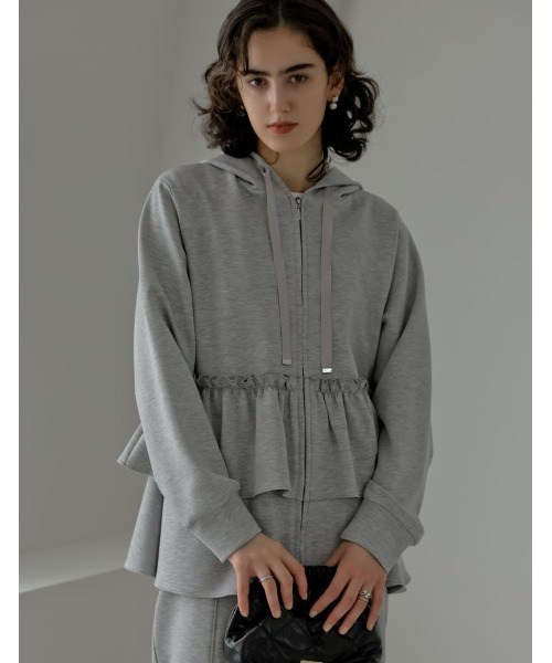 MEISM（ミズム）の「[2026S/S COLLECTION][MEISM by Re:EDIT]ダンボールフリルティアードフーディブルゾン（ブルゾン・レディース・ホワイト/ブラック/グレー・LARGE/MEDIUM）」の3枚目の写真