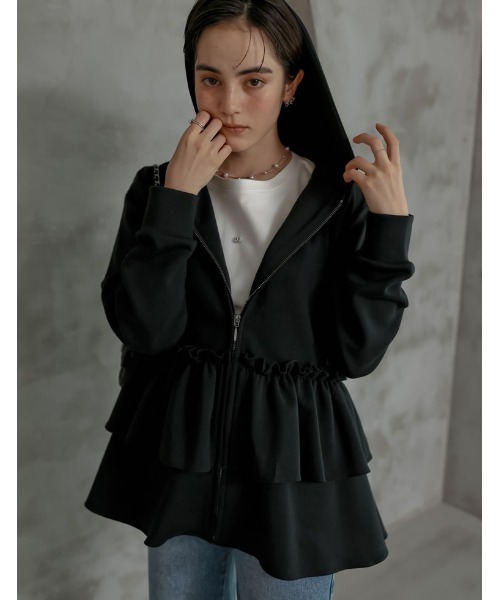 MEISM（ミズム）の「[2026S/S COLLECTION][MEISM by Re:EDIT]ダンボールフリルティアードフーディブルゾン（ブルゾン・レディース・ホワイト/ブラック/グレー・LARGE/MEDIUM）」の2枚目の写真
