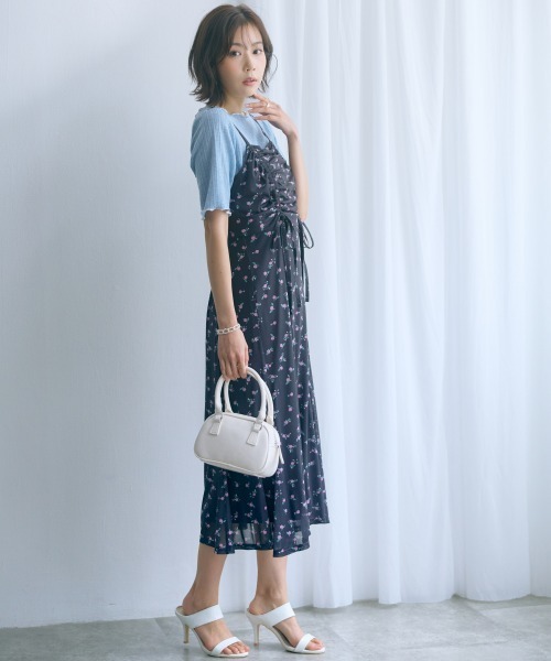 marun（マルン）の「＜大きいサイズ＞フラワープリントドロストキャミワンピース marun（ワンピース・レディース・ピンク/ブラック・3L/LL/4L/L/5L）」の11枚目の写真