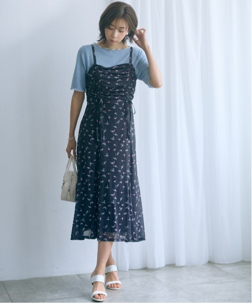 marun（マルン）の「＜大きいサイズ＞フラワープリントドロストキャミワンピース marun（ワンピース・レディース・ピンク/ブラック・3L/LL/4L/L/5L）」の14枚目の写真