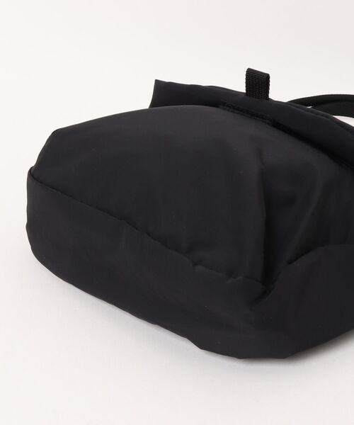 OUTDOOR PRODUCTS（アウトドアプロダクツ）の「2026SS OUTDOOR PRODUCTS/アウトドアプロダクツ ナイロン エアタッチ フラップショルダーバック（ショルダーバッグ・レディース・ベージュ/ブラック・FREE）」の4枚目の写真