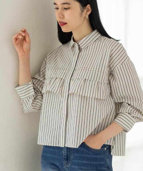 OPAQUE.CLIP（オペークドットクリップ）の「タックフリルシャツ【洗濯機OK】（シャツ/ブラウス・レディース・アイボリー系2/ライトブルー/パープル系1/ホワイト・42/38/40）」の2枚目の写真