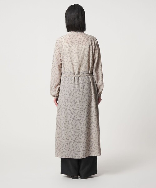 A DAY IN THE LIFE UNITED ARROWS(アデイインザライフユナイテッドアローズ)の「プリント フリルネック シャツワンピース <A DAY IN THE LIFE>(ワンピース・レディース・ベージュ/ネイビー/その他1・FREE)」の8枚目の写真
