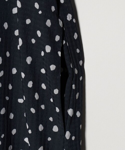 A DAY IN THE LIFE UNITED ARROWS(アデイインザライフユナイテッドアローズ)の「プリント フリルネック シャツワンピース <A DAY IN THE LIFE>(ワンピース・レディース・ベージュ/ネイビー/その他1・FREE)」の13枚目の写真