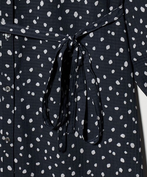 A DAY IN THE LIFE UNITED ARROWS(アデイインザライフユナイテッドアローズ)の「プリント フリルネック シャツワンピース <A DAY IN THE LIFE>(ワンピース・レディース・ベージュ/ネイビー/その他1・FREE)」の14枚目の写真