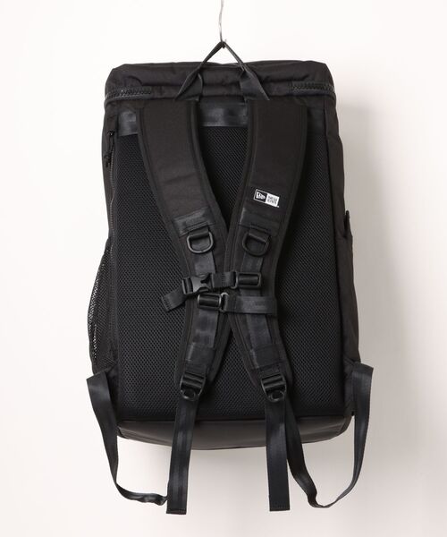 NEW ERA（ニューエラ）の「【NEW ERA】ボックスパック 32L プリントロゴ / ブラック×ホワイト[SSL]（バックパック/リュック・メンズ・ブラック・フリー）」の3枚目の写真
