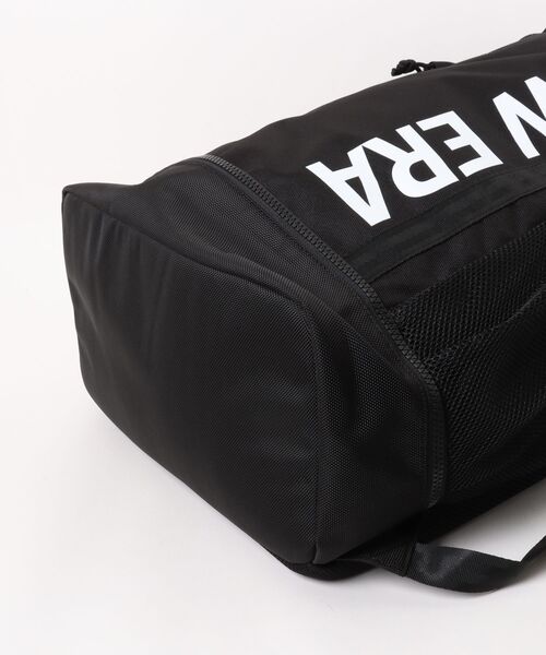 NEW ERA（ニューエラ）の「【NEW ERA】ボックスパック 32L プリントロゴ / ブラック×ホワイト[SSL]（バックパック/リュック・メンズ・ブラック・フリー）」の2枚目の写真