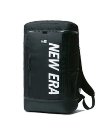 NEW ERA（ニューエラ）の「【NEW ERA】ボックスパック 32L プリントロゴ / ブラック×ホワイト[SSL]（バックパック/リュック）」