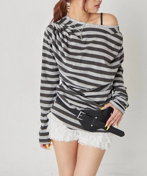 WHO'S WHO gallery（フーズフーギャラリー）の「ドレープスタッズトップス（Tシャツ/カットソー・レディース・グレー/ブラック/ホワイト/オフホワイト・FREE）」の4枚目の写真