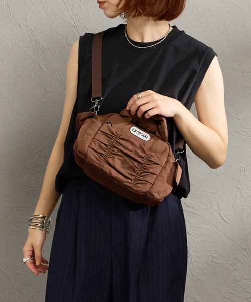 OUTDOOR PRODUCTS（アウトドアプロダクツ）の「[OUTDOOR PRODUCTS/アウトドアプロダクツ] OUTDOOR シャーリング ショルダーバッグ（ショルダーバッグ・レディース・ブラウン/ブラック・F）」の2枚目の写真