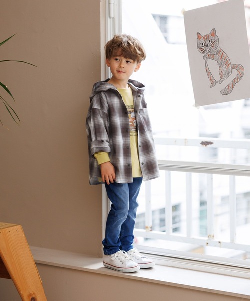 GLOBAL WORK（グローバルワーク）の「イージケアフードシャツ長袖/T/643455（シャツ/ブラウス・キッズ・ブラウン系その他7/サックスブルー・110cm/120cm/100cm）」の3枚目の写真