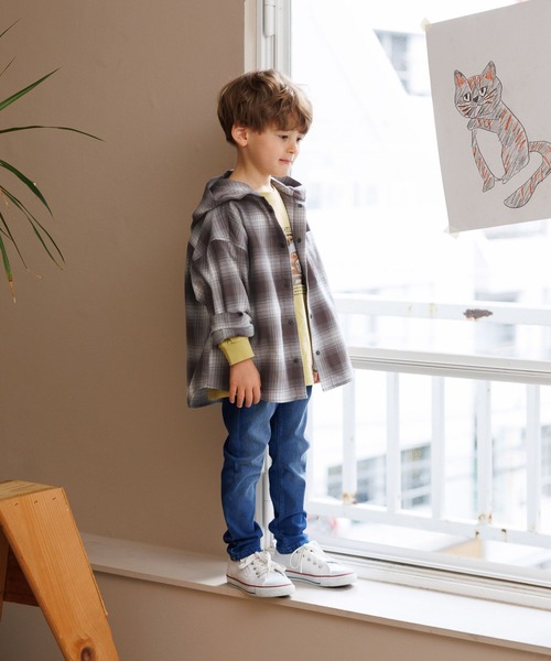 GLOBAL WORK（グローバルワーク）の「イージケアフードシャツ長袖/T/643455（シャツ/ブラウス・キッズ・ブラウン系その他7/サックスブルー・110cm/120cm/100cm）」の4枚目の写真