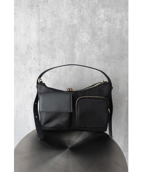 TRUNC（トランクエイティーエイト）の「Multiway Utility Crossbody Bag / マルチウェイ ユーティリティ クロスボディ バッグ（ショルダーバッグ・レディース・ブラック・FREE）」の2枚目の写真