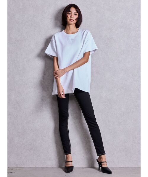 GYDA（ジェイダ）の「sacred edge cross emboss BIG Tシャツ（Tシャツ/カットソー・レディース・オフホワイト/ブラック/チャコールグレー・FREE）」の13枚目の写真