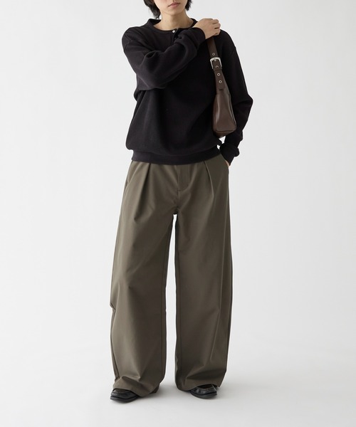 Adoon plain(アドーンプレーン)の「Chino-Like Tuck Curve Slacks チノライクカーブスラックス(スラックス・メンズ・オリーブ/ベージュ・LARGE/MEDIUM/SMALL)」の18枚目の写真