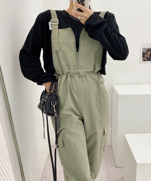 2ly2(トゥーリートゥー)の「ミリタリー風 サロペットパンツ(サロペット/オーバーオール・レディース・グリーン/ブラック・FREE)」の10枚目の写真