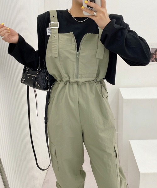 2ly2(トゥーリートゥー)の「ミリタリー風 サロペットパンツ(サロペット/オーバーオール・レディース・グリーン/ブラック・FREE)」の13枚目の写真