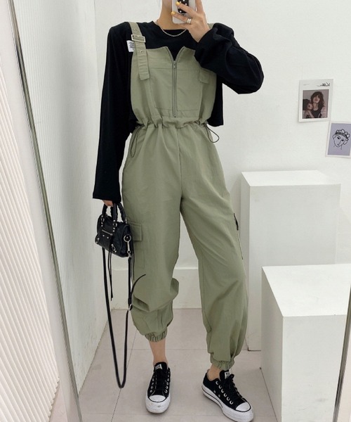 2ly2(トゥーリートゥー)の「ミリタリー風 サロペットパンツ(サロペット/オーバーオール・レディース・グリーン/ブラック・FREE)」の14枚目の写真