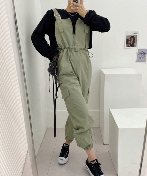 2ly2(トゥーリートゥー)の「ミリタリー風 サロペットパンツ(サロペット/オーバーオール・レディース・グリーン/ブラック・FREE)」の15枚目の写真