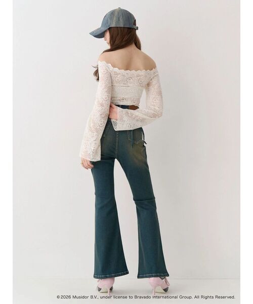 EVRIS（エヴリス）の「スカラップオフショルレーストップス　春服（シャツ/ブラウス・レディース・ブラック/ホワイト・FREE）」の10枚目の写真