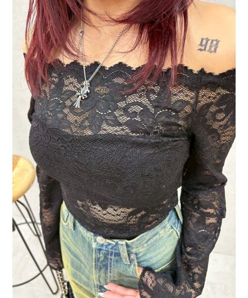 EVRIS（エヴリス）の「スカラップオフショルレーストップス　春服（シャツ/ブラウス・レディース・ブラック/ホワイト・FREE）」の11枚目の写真