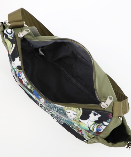 ScoLar（スカラー）の「661432：スカラーと女の子がいっぱい柄ショルダーバッグ（ショルダーバッグ・レディース・ブラック・FREE）」の6枚目の写真