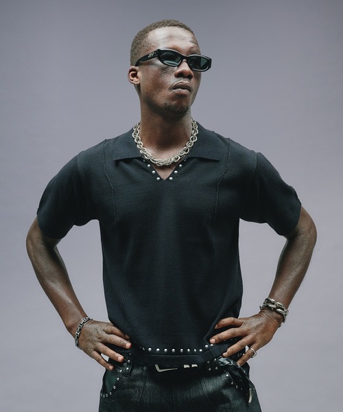 ANDER HUNK（アンダーハンク）の「Studs Design Skipper Polo / スタッズデザインスキッパーポロ（ニット/セーター・メンズ・パープル/ブラック・MEDIUM/LARGE）」の5枚目の写真