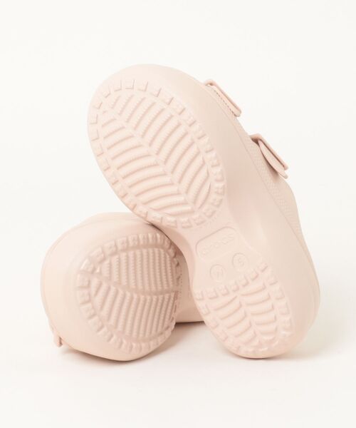 crocs(クロックス)の「クロックス サタデー プラットフォーム サンダル W / crocs Saturday Platform Sandal W(サンダル・レディース・ピンク/ブラック・25cm/24cm/23cm/22cm/21cm)」の4枚目の写真