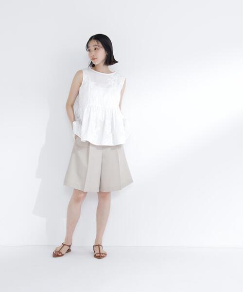 NATURAL BEAUTY BASIC（ナチュラルビューティーベーシック）の「テープ刺繍ペプラムシャツ（シャツ/ブラウス・レディース・ブルー系その他/ピンク系その他/オフホワイト・ﾌﾘ-）」の5枚目の写真
