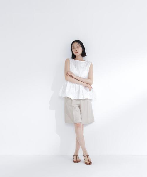 NATURAL BEAUTY BASIC（ナチュラルビューティーベーシック）の「テープ刺繍ペプラムシャツ（シャツ/ブラウス・レディース・ブルー系その他/ピンク系その他/オフホワイト・ﾌﾘ-）」の9枚目の写真