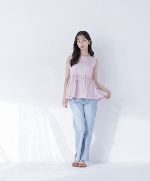 NATURAL BEAUTY BASIC（ナチュラルビューティーベーシック）の「テープ刺繍ペプラムシャツ（シャツ/ブラウス・レディース・ブルー系その他/ピンク系その他/オフホワイト・ﾌﾘ-）」の14枚目の写真