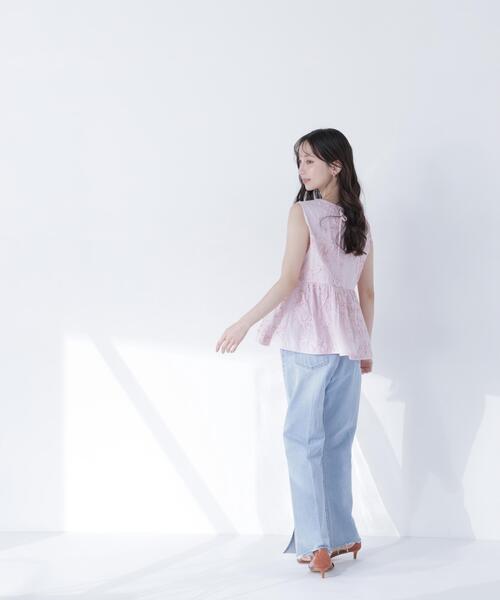 NATURAL BEAUTY BASIC（ナチュラルビューティーベーシック）の「テープ刺繍ペプラムシャツ（シャツ/ブラウス・レディース・ブルー系その他/ピンク系その他/オフホワイト・ﾌﾘ-）」の16枚目の写真
