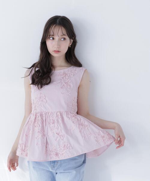 NATURAL BEAUTY BASIC（ナチュラルビューティーベーシック）の「テープ刺繍ペプラムシャツ（シャツ/ブラウス・レディース・ブルー系その他/ピンク系その他/オフホワイト・ﾌﾘ-）」の17枚目の写真