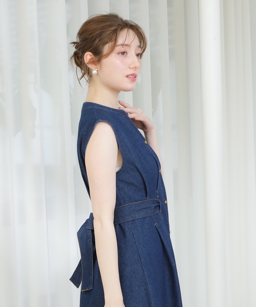 ASTORIA ODIER(アストリアオディール)の「ベルト付きデニムタックワンピース(ワンピース・レディース・インディゴブルー/ブルー/ブラック・MEDIUM)」の8枚目の写真