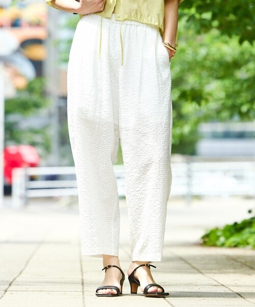 qualite(カリテ)の「【セットアップ対応】シアーギンガムクロップドパンツ 夏服 春服 リラックス 大人カジュアル(その他パンツ・レディース・ネイビー/ブラウン/ホワイト・38/36)」の2枚目の写真