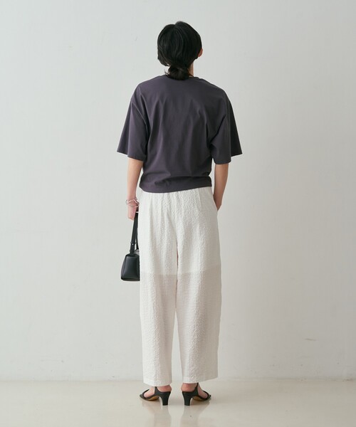 qualite(カリテ)の「【セットアップ対応】シアーギンガムクロップドパンツ 夏服 春服 リラックス 大人カジュアル(その他パンツ・レディース・ネイビー/ブラウン/ホワイト・38/36)」の5枚目の写真