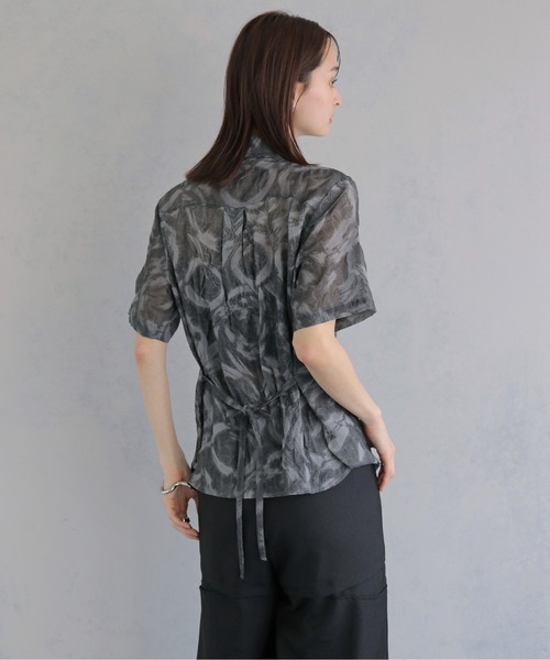 &g'aime（アンジェム）の「【&ｇ'aime 】エンボスチュニックシャツ　EmbossTunicShirt（シャツ/ブラウス・レディース・グレー/ブラック・FREE）」の10枚目の写真