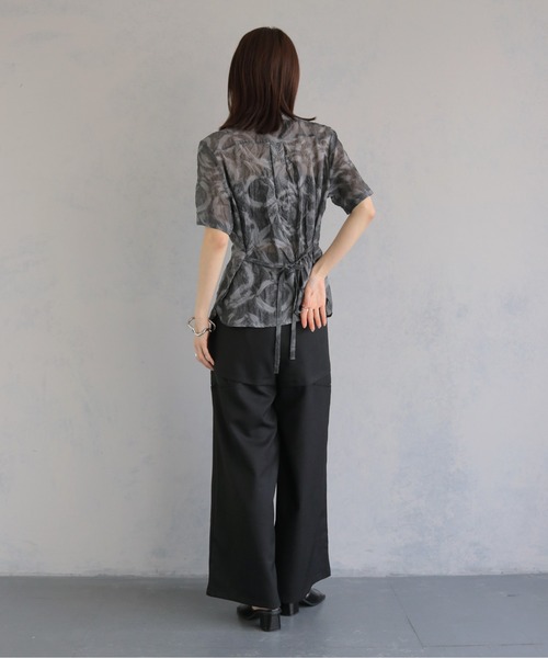 &g'aime（アンジェム）の「【&ｇ'aime 】エンボスチュニックシャツ　EmbossTunicShirt（シャツ/ブラウス・レディース・グレー/ブラック・FREE）」の13枚目の写真