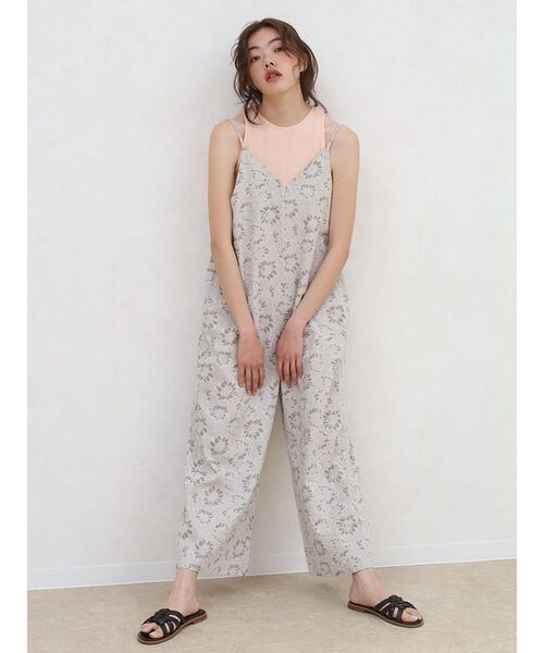 FIKA.(フィーカ)の「Flower cami overalls(サロペット/オーバーオール・レディース・ブラウン/ベージュ系・MEDIUM)」の6枚目の写真