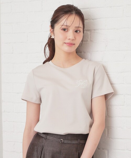 index（インデックス）の「【接触冷感】エンブレムロゴ刺繍Tシャツ《UVケア/洗濯機OK》（Tシャツ/カットソー・レディース・ブラウン系その他5/ナチュラル/チャコールグレー/オフホワイト・38/36/44/42/40）」の13枚目の写真