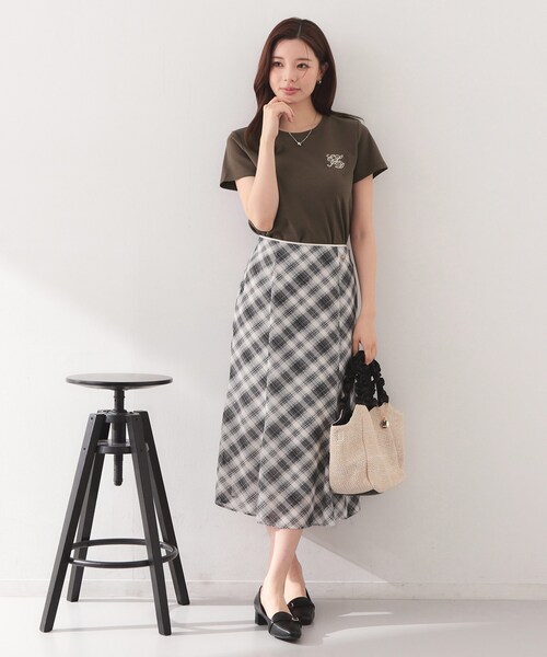 index（インデックス）の「【接触冷感】エンブレムロゴ刺繍Tシャツ《UVケア/洗濯機OK》（Tシャツ/カットソー・レディース・ブラウン系その他5/ナチュラル/チャコールグレー/オフホワイト・38/36/44/42/40）」の19枚目の写真