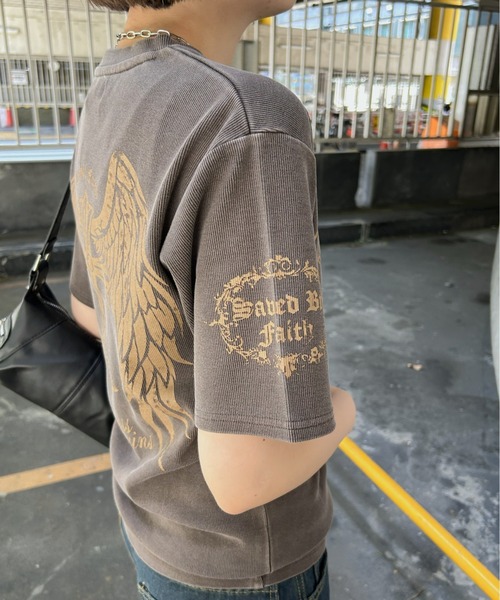 LAC-VERT(ラック・ヴェール)の「フィットリブピグメントプリントTシャツ(Tシャツ/カットソー・レディース・ブラウン/グレイッシュベージュ・FREE)」の7枚目の写真