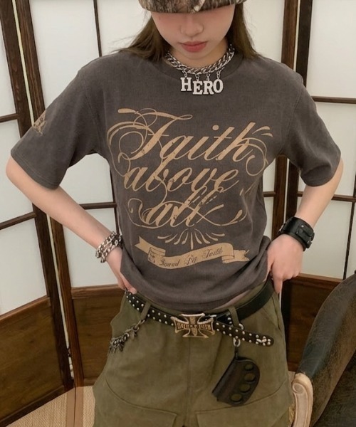 LAC-VERT(ラック・ヴェール)の「フィットリブピグメントプリントTシャツ(Tシャツ/カットソー・レディース・ブラウン/グレイッシュベージュ・FREE)」の9枚目の写真