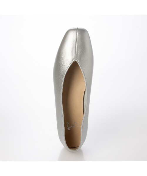 ing(イング)の「スクエアトゥVカットパンプス(パンプス・レディース・アイボリー/シルバー/ブラック・22.5cm/23cm/24cm/23.5cm/24.5cm)」の16枚目の写真