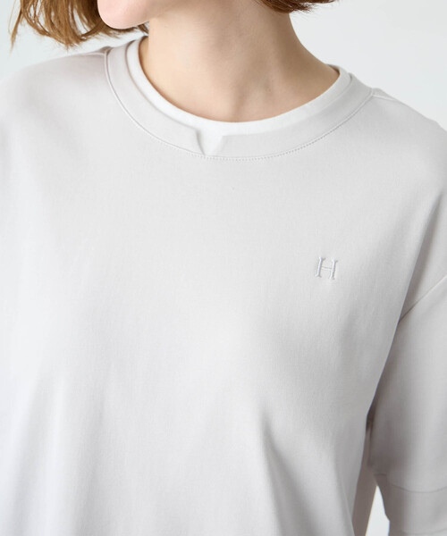 Petit Honfleur（プチオンフルール）の「レイヤード風スリットカットプルオーバー【接触冷感・UVカット】（Tシャツ/カットソー・レディース・グレー/ネイビー・M/L）」の13枚目の写真