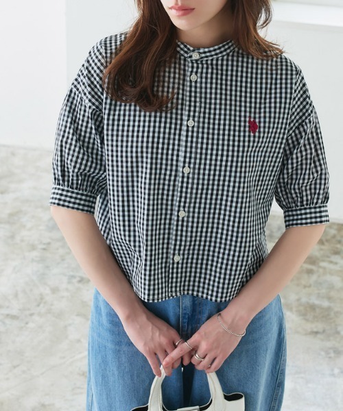U.S. POLO ASSN.(ユーエスポロアッスン)の「U.S. POLO ASSN. クロップド丈ボリュームスリーブブラウス(シャツ/ブラウス・レディース・オフホワイト/ネイビー系/ブラック系その他/ブルー系その他・L/M/3L/LL)」の2枚目の写真